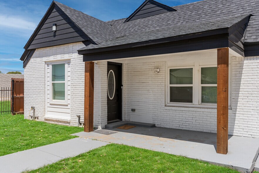 Building Photo - 235 W Woodin Blvd