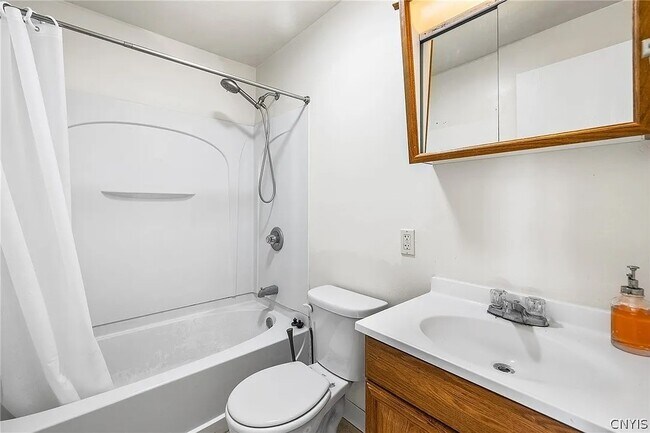 Building Photo - 364 Cameco Cir