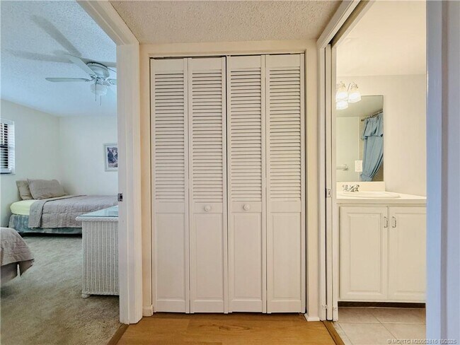 Building Photo - 9490 S Ocean Dr