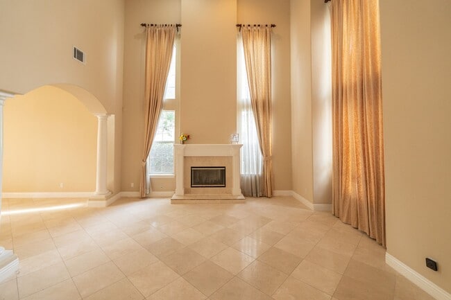 Building Photo - 8240 Sheffield Rd