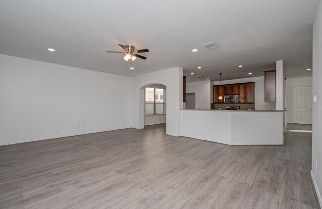 Building Photo - 22314 Mosshall Ct