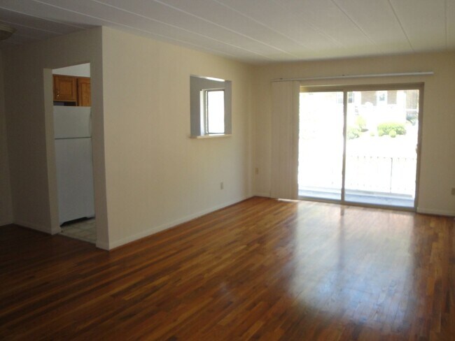 Primary Photo - 539 Lowell Ave