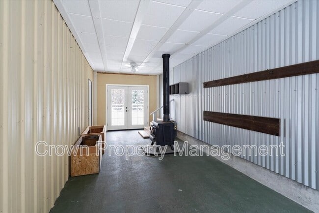 Building Photo - 2520 E Edgewood Dr