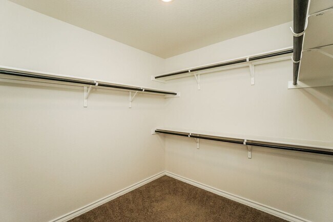 Building Photo - First time rental! 5 bedroom located in the desirable Redbird Ranch Subd.