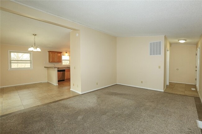 Building Photo - 39 Sheneman Dr