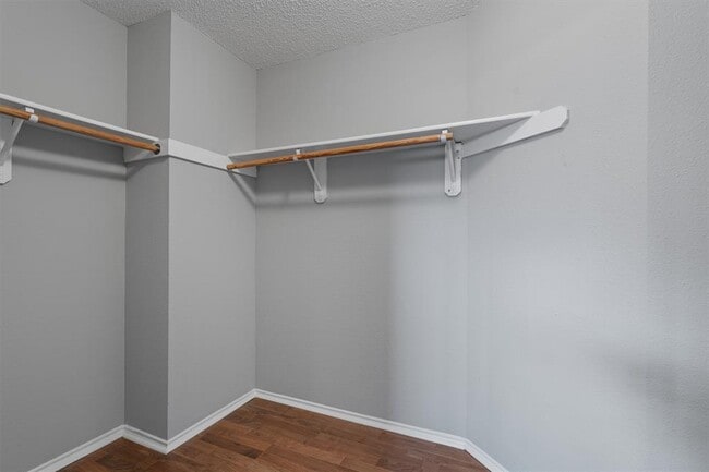 Building Photo - 913 Dover Pass