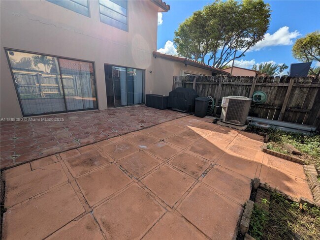 Building Photo - 3811 SW 82nd Ave