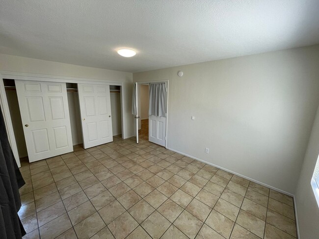 Building Photo - 5 Bedroom 2 Bathroom Apartment in Goleta