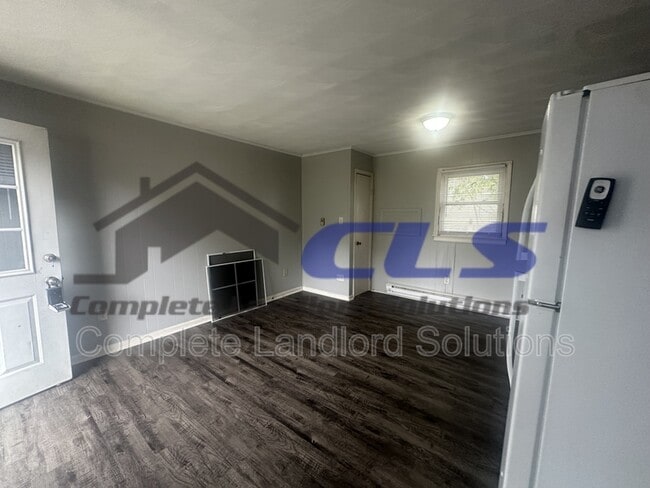 Building Photo - 6948 N 32nd St