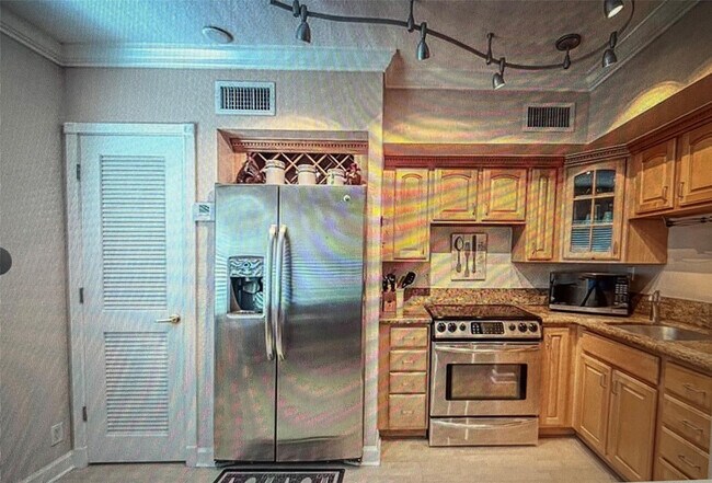 Building Photo - 924 SE 2nd St