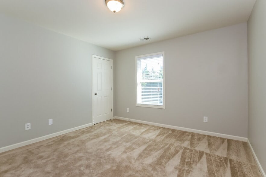 Building Photo - 98 Mercer Ln