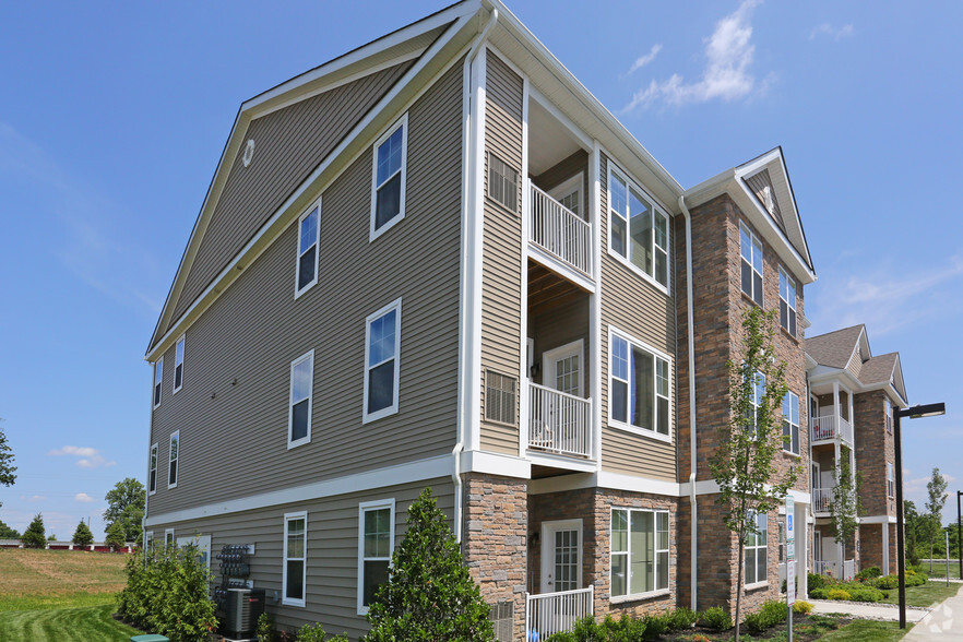 Building Photo - Woodmont Ridge at Upper Macungie