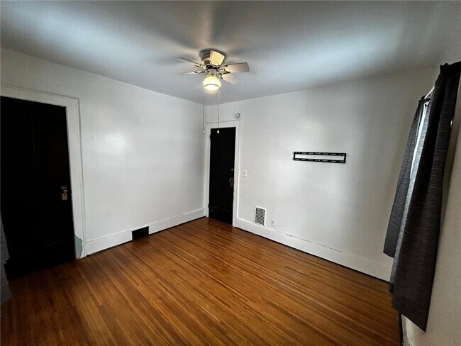 Building Photo - 850 Glide St