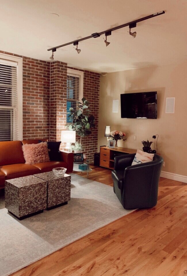 Open loft main floor - 29 S State St