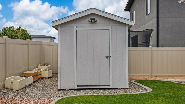 Building Photo - 2545 Fryingpan Dr