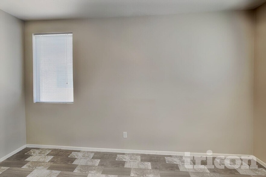 Building Photo - 5616 Deer Run Ct