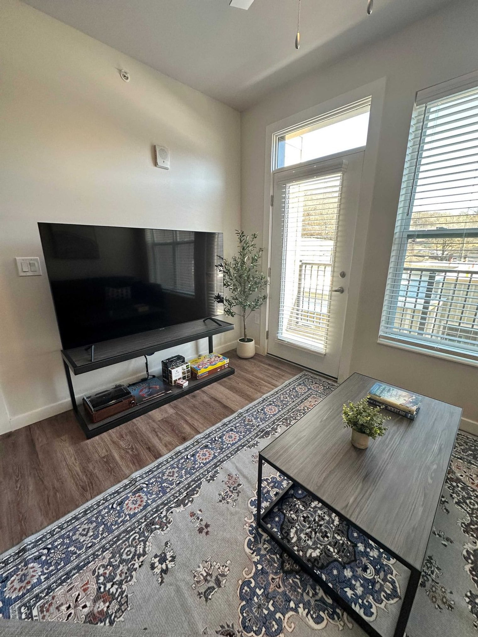 Building Photo - 1001 Marshall Ave