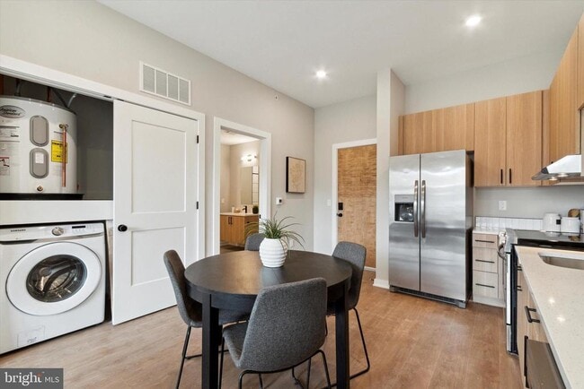 Building Photo - 308 W Chelten Ave