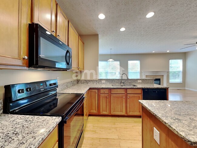 Building Photo - 1085 McCoy Dr