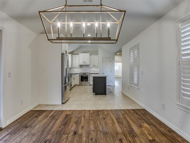 Building Photo - 3028 Weymouth Way