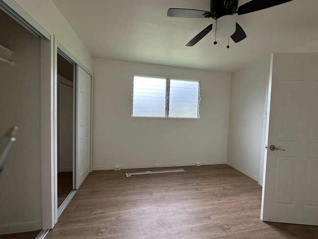 Building Photo - 3BD/2BA with extra living space