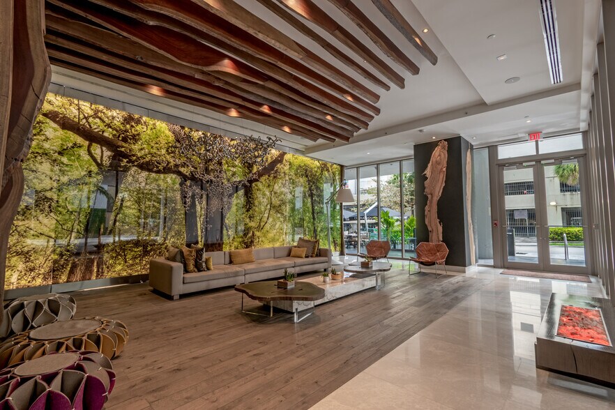 Building Photo - 1010 Brickell Ave