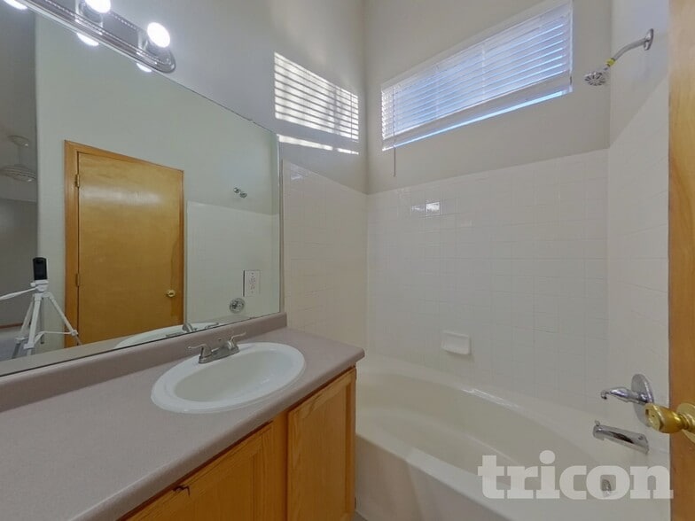 Building Photo - 18298 E Baltic Pl