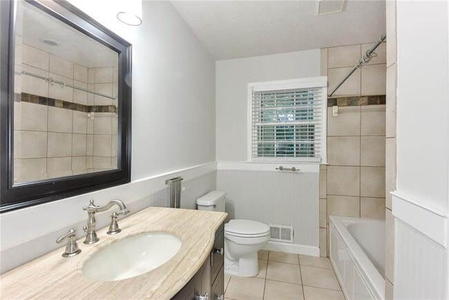 Building Photo - 5748 Jordanaire Pl NW