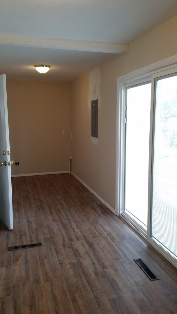 Building Photo - Great 3 bedroom 2 bath rancher at an amazi...