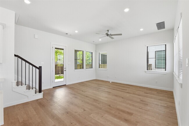 Building Photo - 3220 Loam Ln