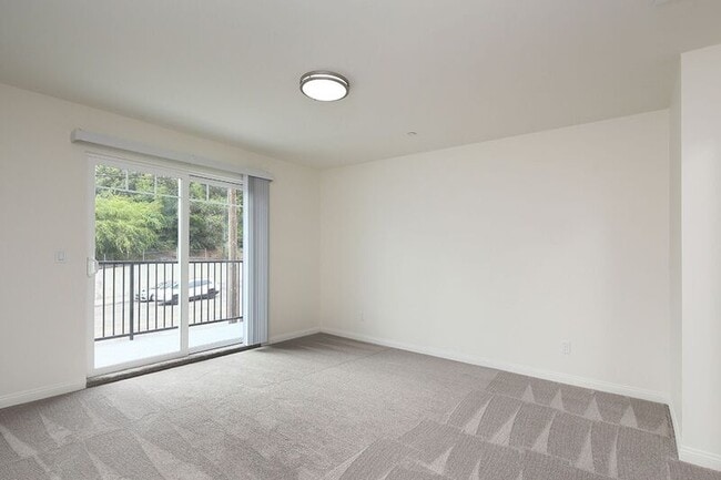 Building Photo - 4358-4360 Ocean View Blvd