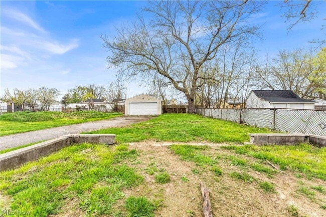 Building Photo - 12804 Kirton Ave