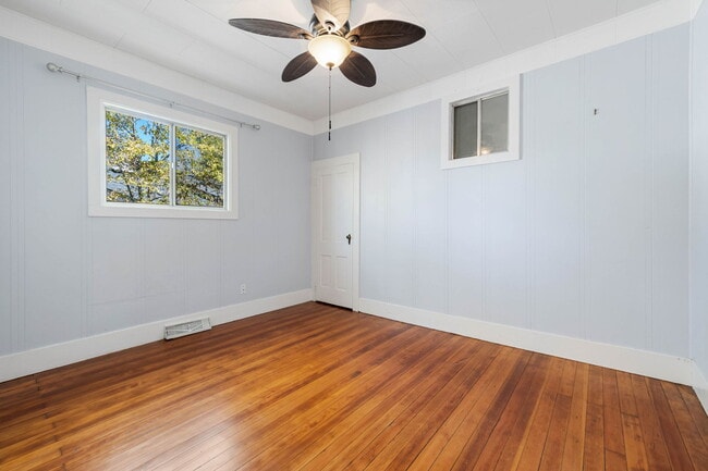 Building Photo - 113 Garden St