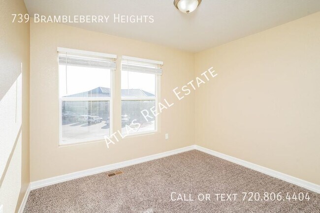 Building Photo - *FEBRUARY RENT FREE* 3 bedroom 2.5 bathroo...