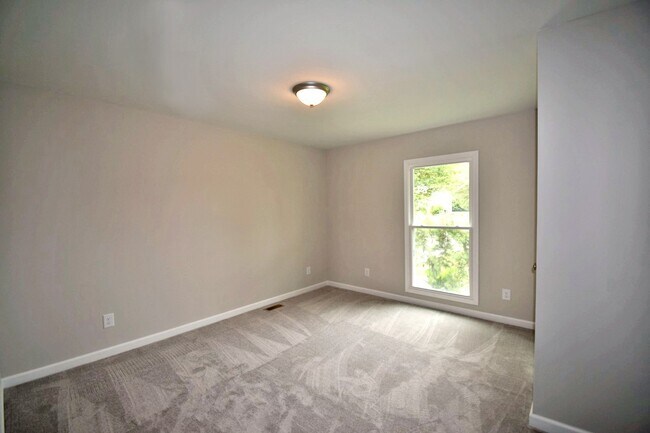 Building Photo - Beautifully remodeled 4BR/2BA one level home in M'boro, triple Rockvale schools!