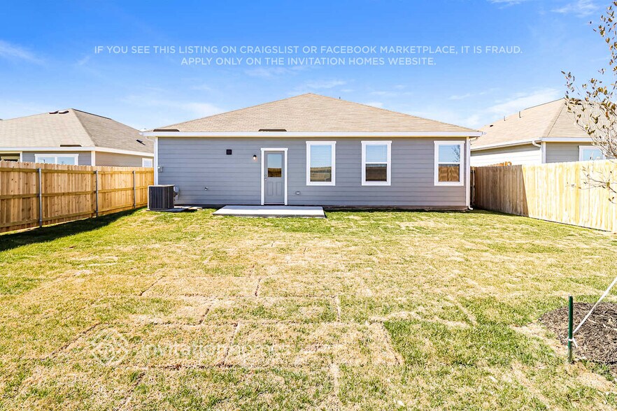 Building Photo - 10020 Pilot Pl