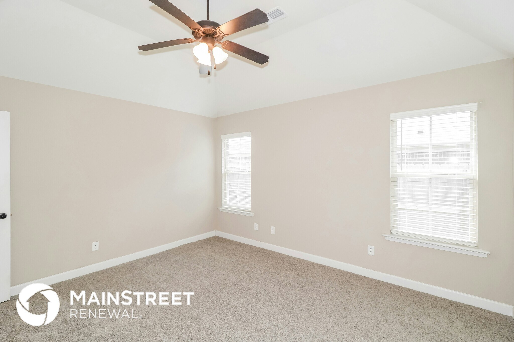 Building Photo - 1385 Switzer Dr