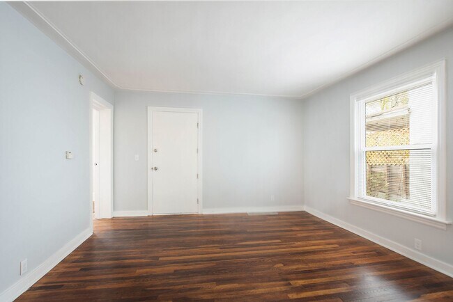 Building Photo - 348 Quimby St NE