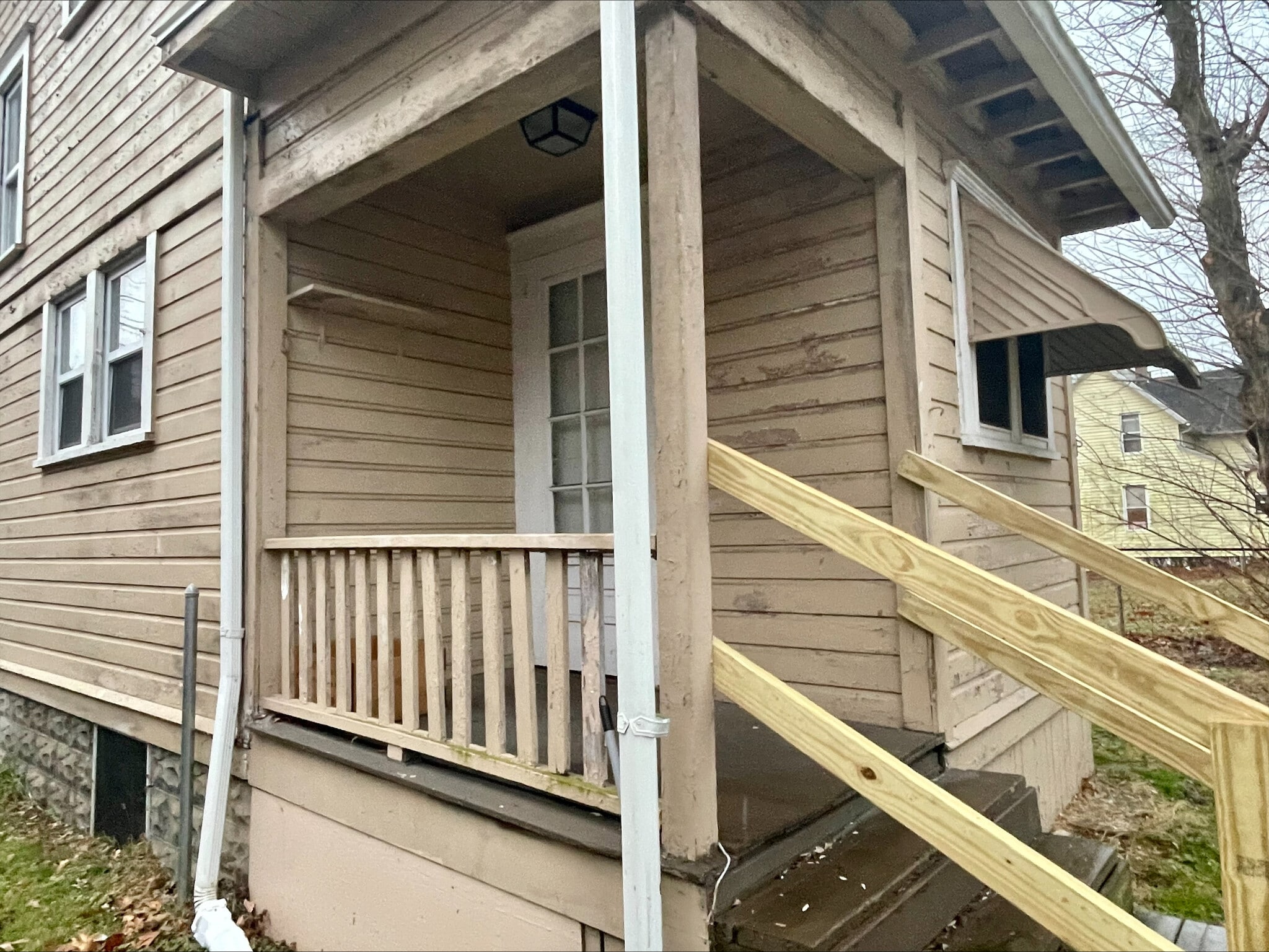 Building Photo - 644 Carpenter St