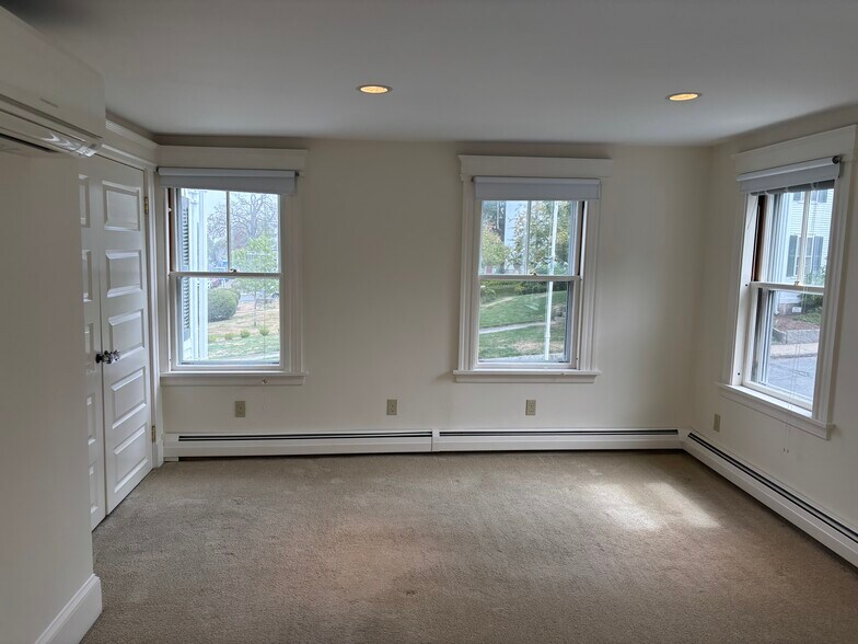 Building Photo - 20 Jewett St