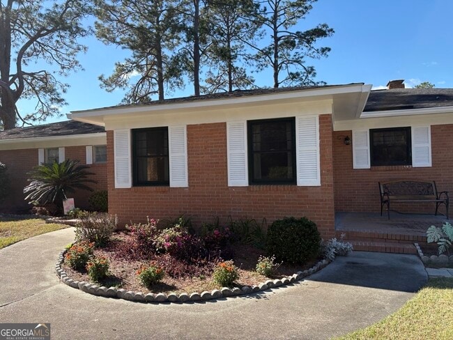 Building Photo - 103 Cherry St