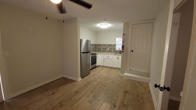 Building Photo - 212 Placid Dr