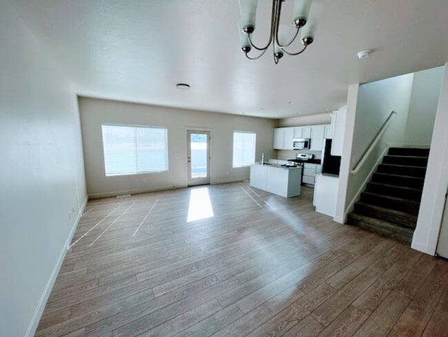 Building Photo - Fantastic GORGEOUS Home!