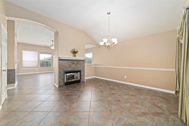 Building Photo - 22911 Sebastian Dr