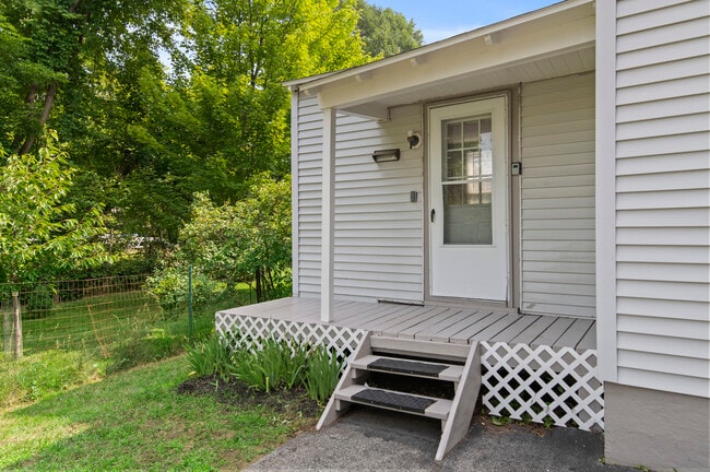 Building Photo - 125 W Circular St