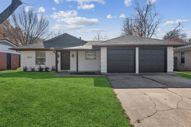 Building Photo - 2516 Highwood Dr