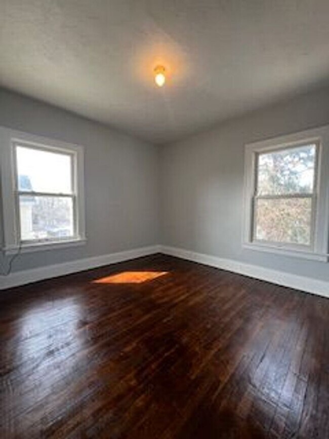 Building Photo - 3341 Desota Ave