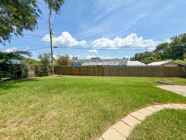 Building Photo - 3331 NW 27th Ave