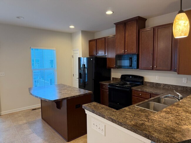 Building Photo - REUNION CONDOMINIUMS