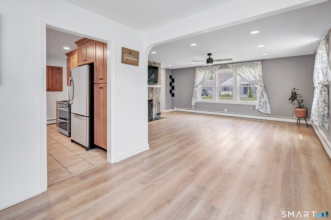 Building Photo - 61 Wakeley St